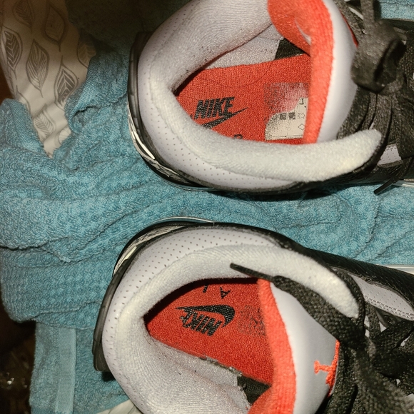 Jordan 3 - Picture 7 of 8